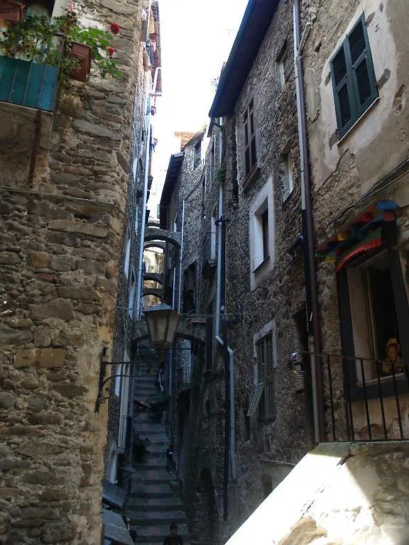 Le Petit Chateau Bed and Breakfast Dolceacqua Nocleg ze śniadaniem