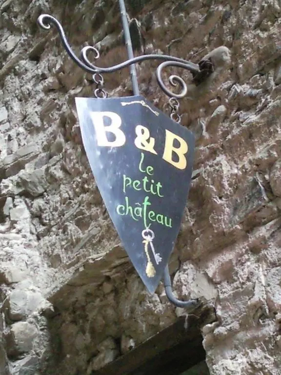 Le Petit Chateau Bed and Breakfast Dolceacqua